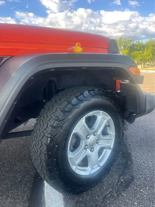 2020 Jeep JL Wrangler - Image 5 of 15