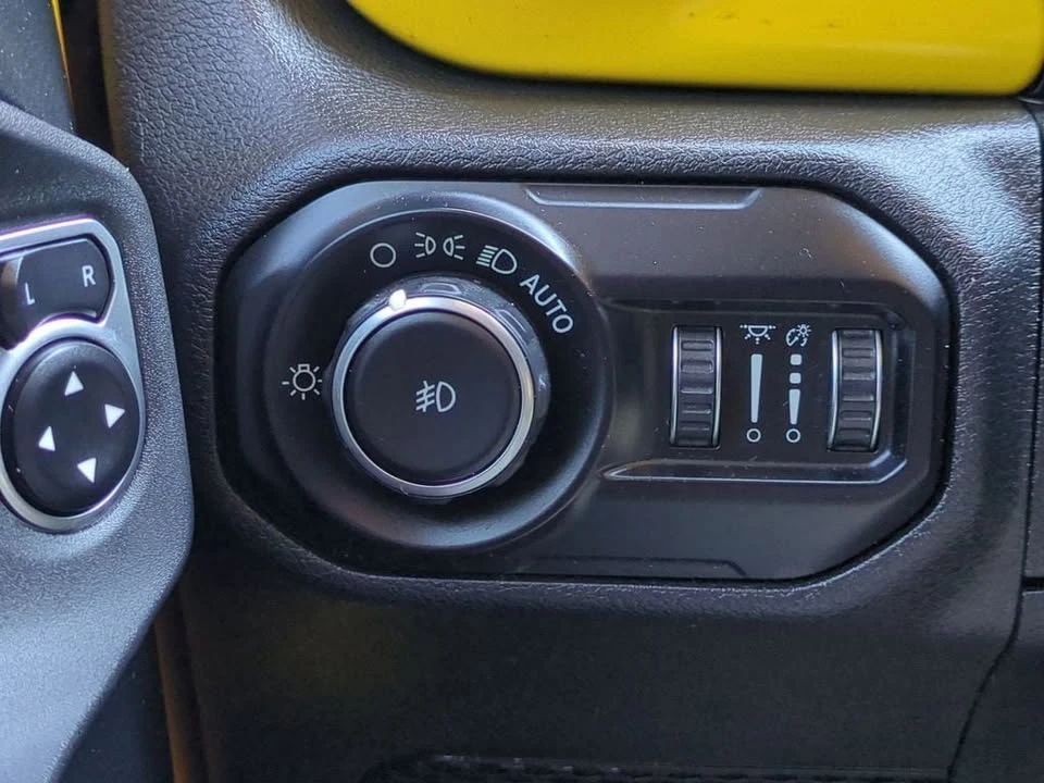 2020 Jeep JL Wrangler - Image 12 of 20