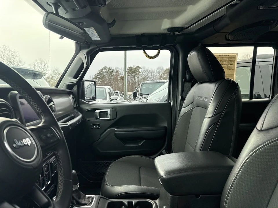 2020 Jeep JL Wrangler - Image 3 of 4