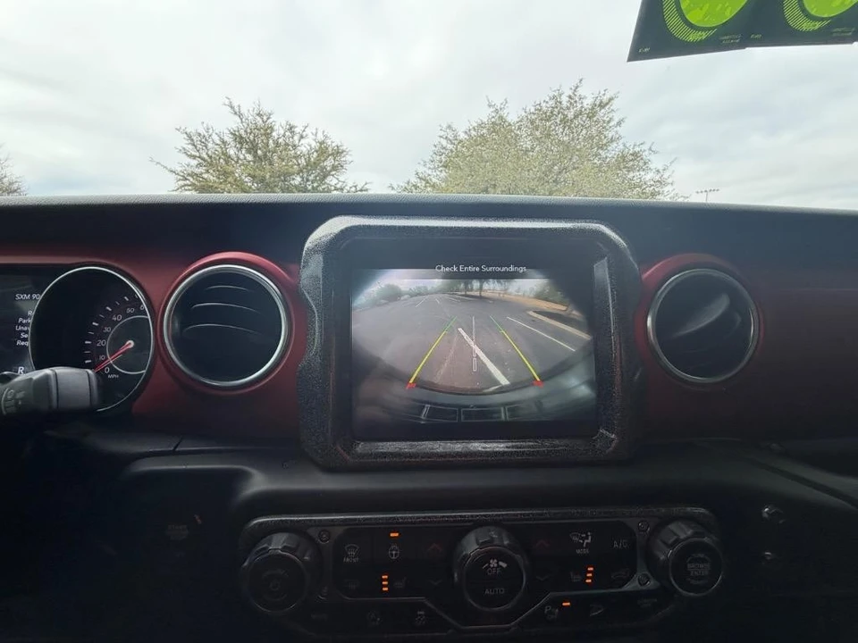 2020 Jeep JL Wrangler - Image 19 of 21