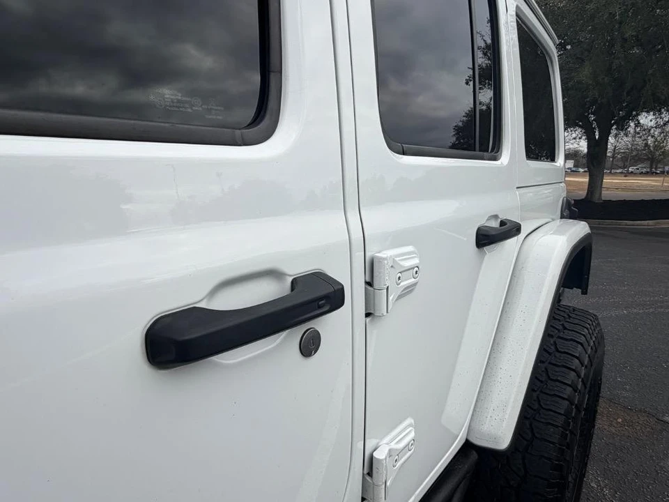 2020 Jeep JL Wrangler - Image 6 of 21