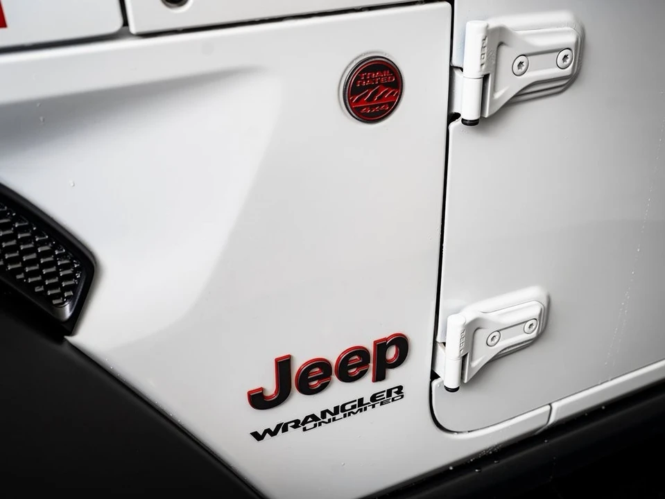 2020 Jeep JL Wrangler - Image 15 of 21