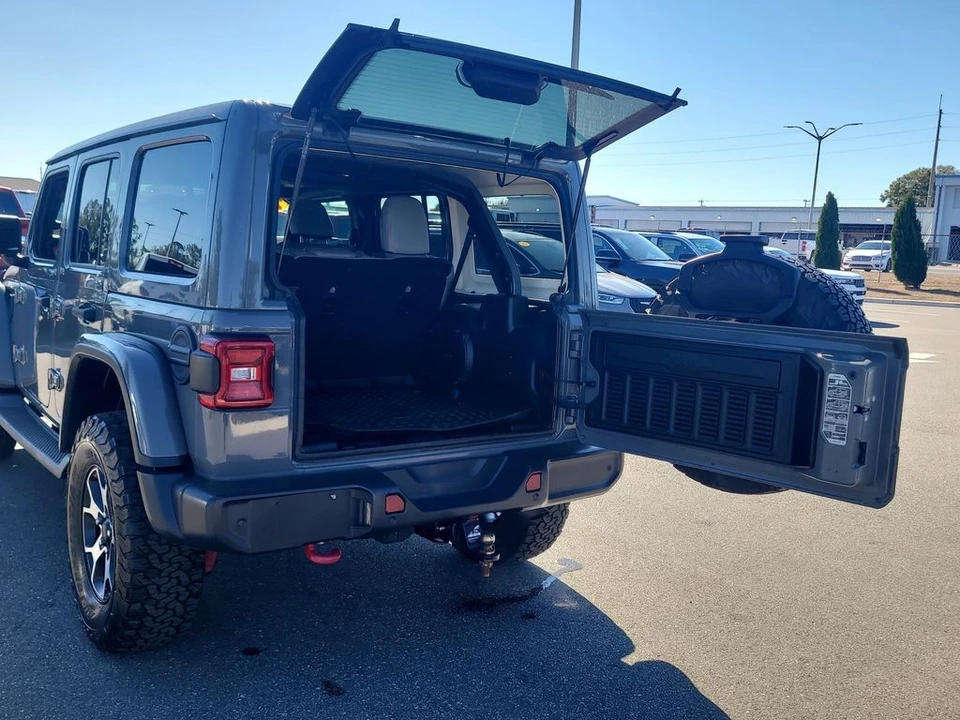 2020 Jeep JL Wrangler - Image 8 of 12