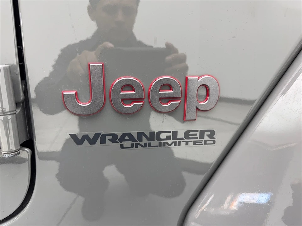 2020 Jeep JL Wrangler - Image 20 of 21