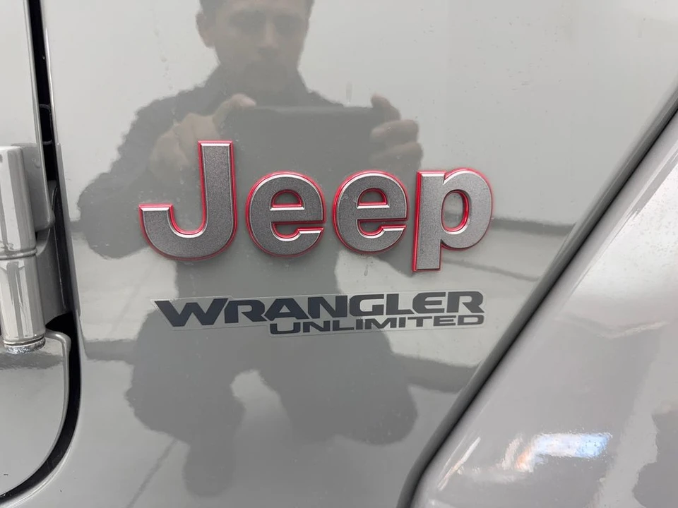 2020 Jeep JL Wrangler - Image 20 of 21