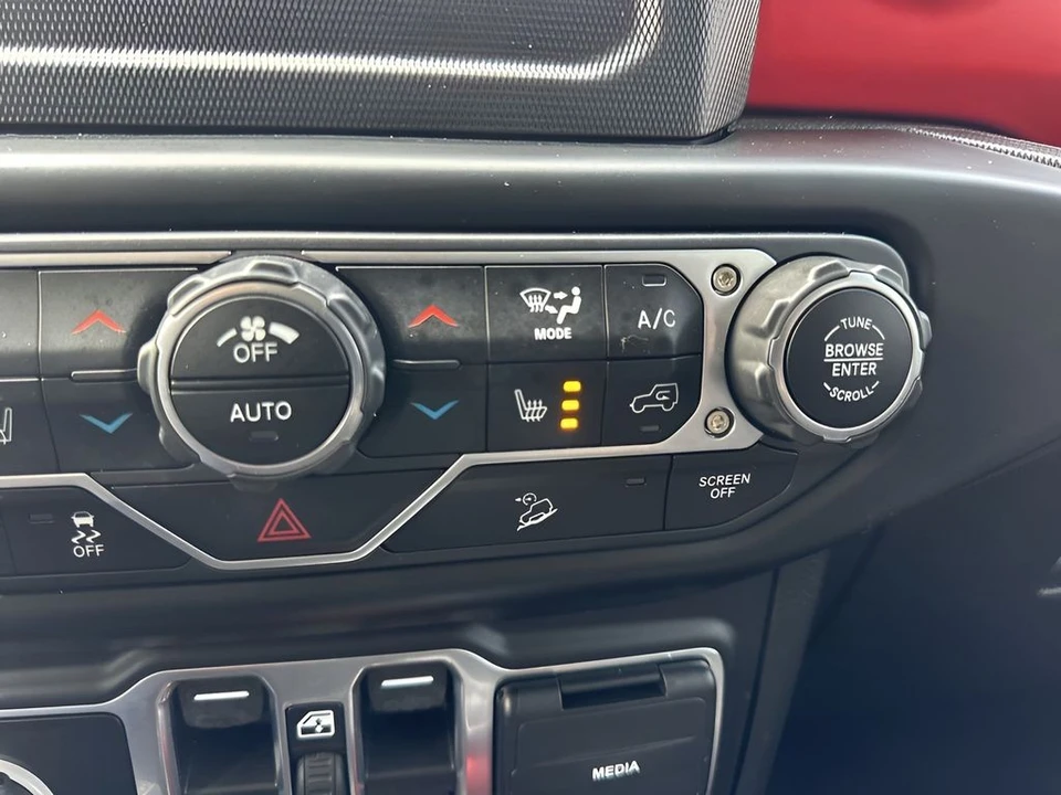 2020 Jeep - Image 19 of 31