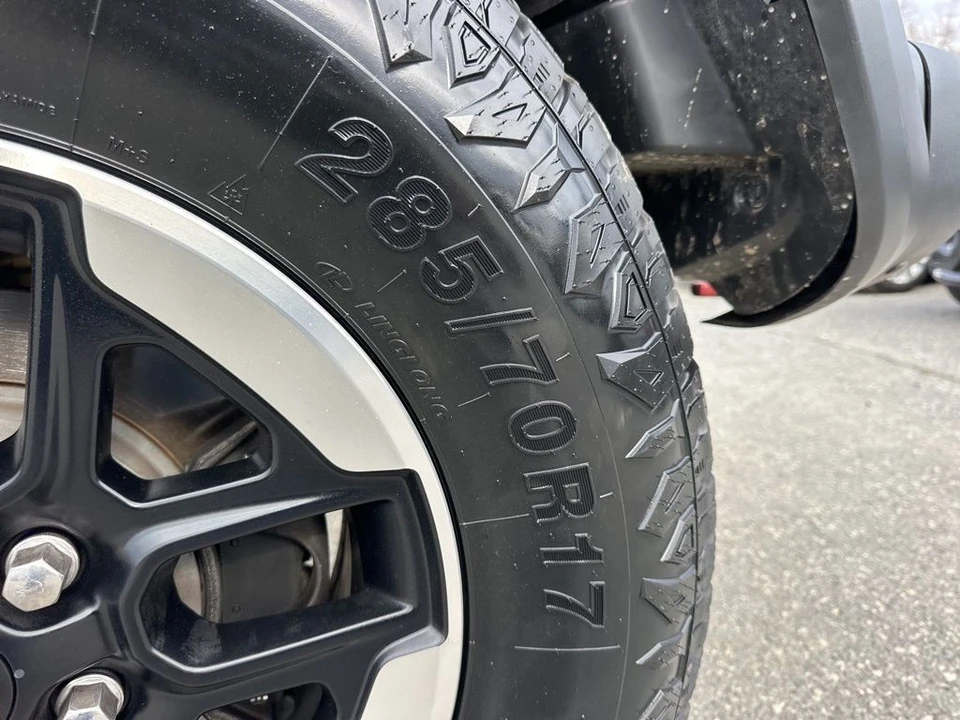 2020 Jeep - Image 29 of 31