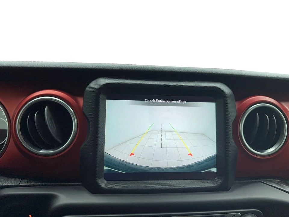 2020 Jeep JL Wrangler - Image 23 of 31