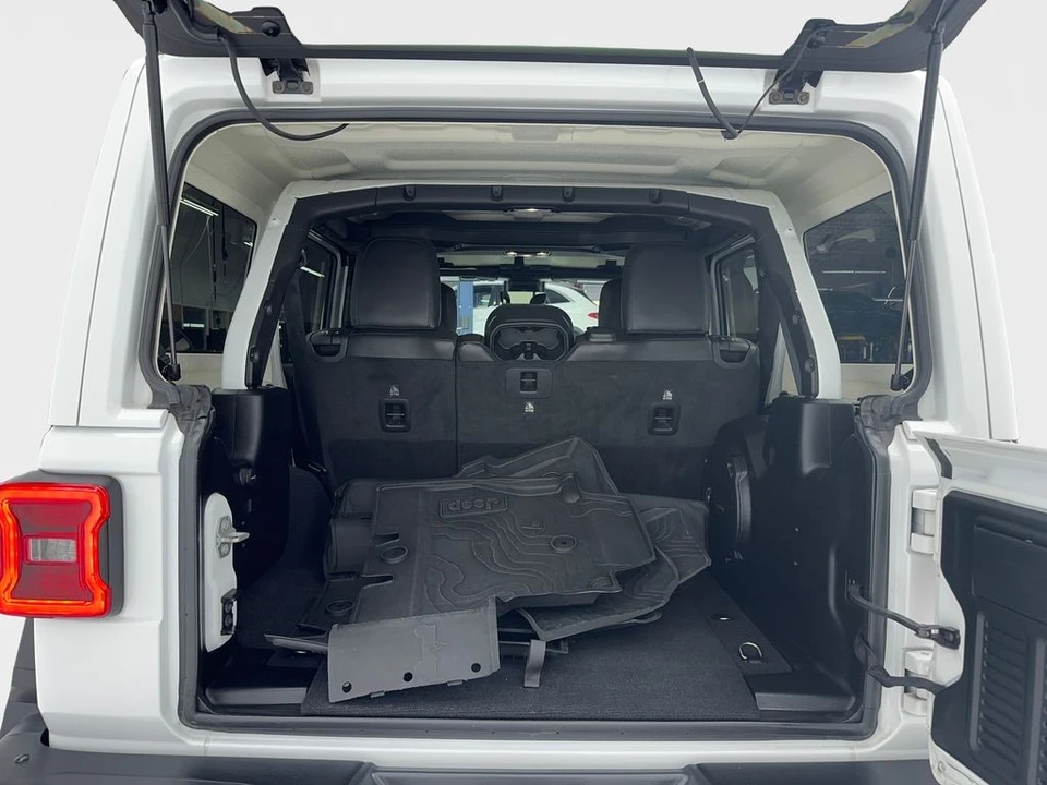 2020 Jeep JL Wrangler - Image 14 of 31