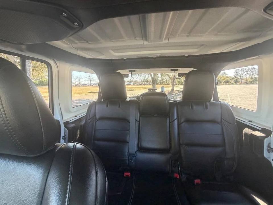 2020 Jeep JL Wrangler - Image 19 of 21