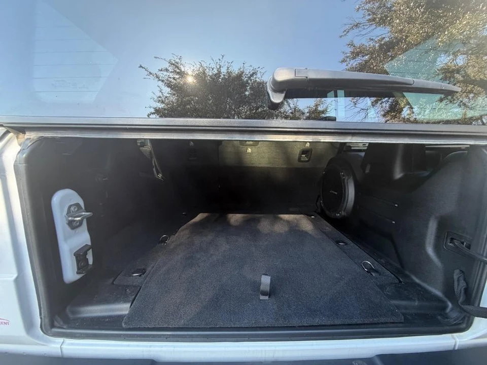 2020 Jeep - Image 28 of 31