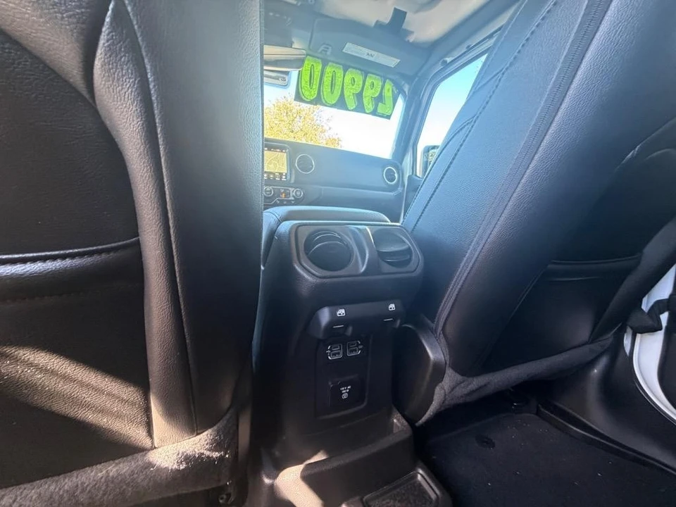2020 Jeep - Image 24 of 31