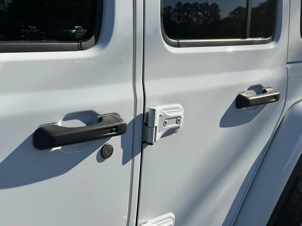 2020 Jeep JL Wrangler - Image 3 of 21