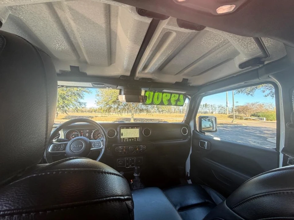 2020 Jeep - Image 25 of 31