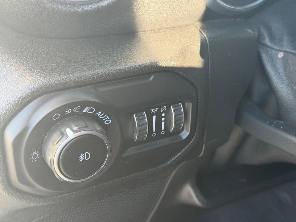 2020 Jeep JL Wrangler - Image 9 of 21