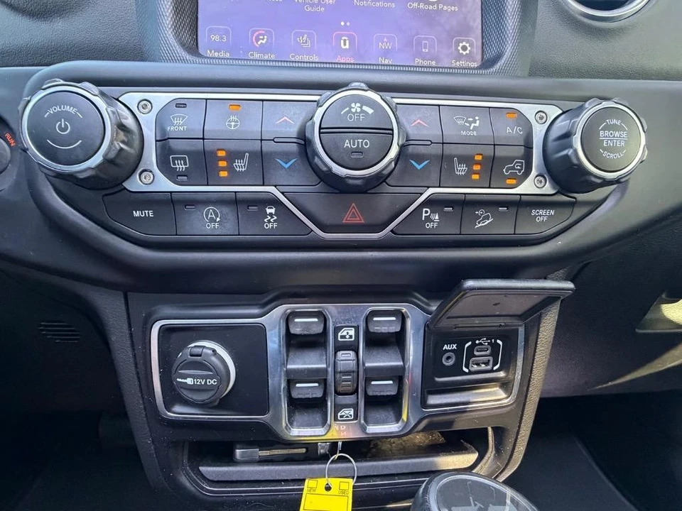 2020 Jeep JL Wrangler - Image 20 of 31