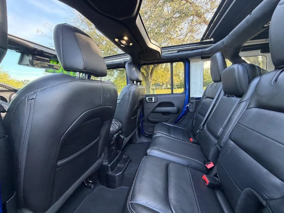 2020 Jeep JL Wrangler - Image 25 of 31