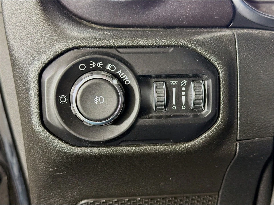 2020 Jeep JL Wrangler - Image 11 of 12