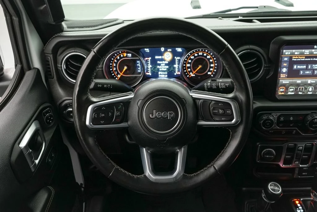 2020 Jeep JL Wrangler - Image 17 of 30