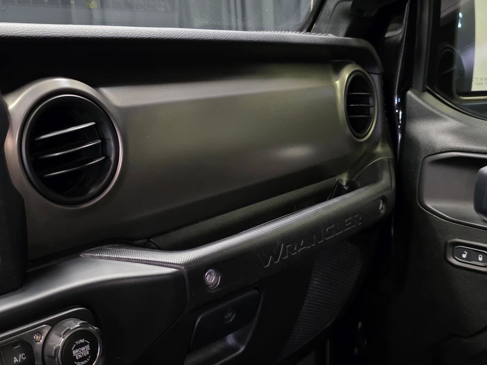2020 Jeep JL Wrangler - Image 24 of 31