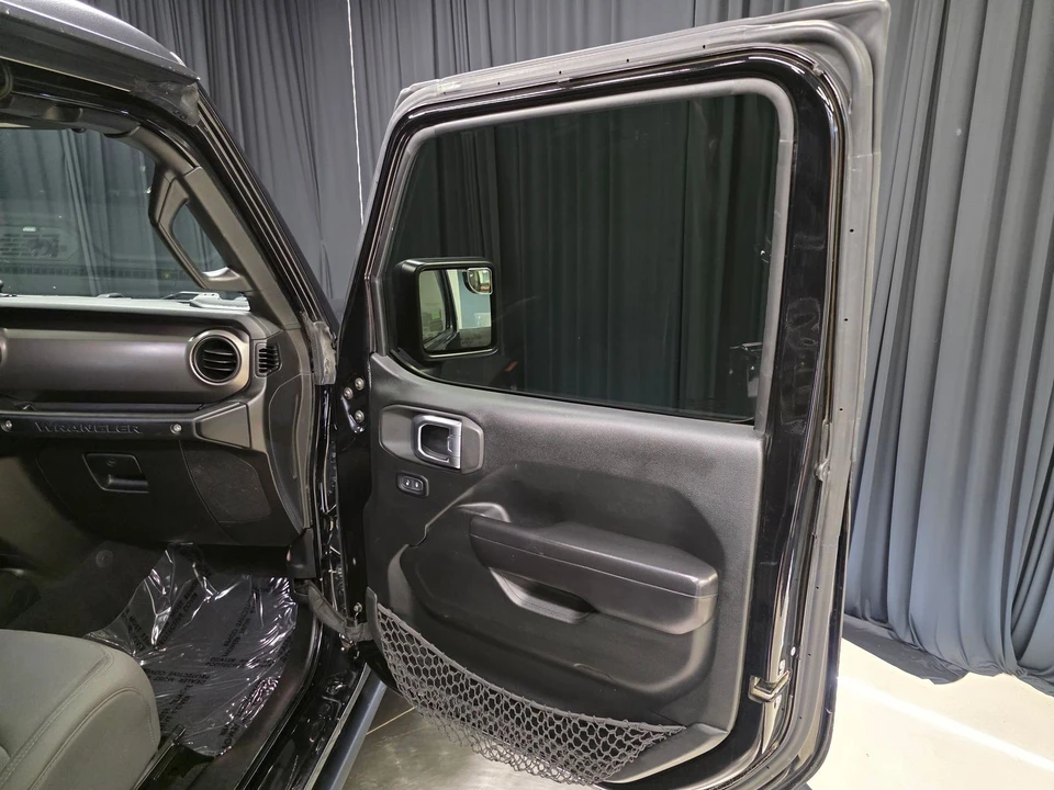 2020 Jeep JL Wrangler - Image 29 of 31