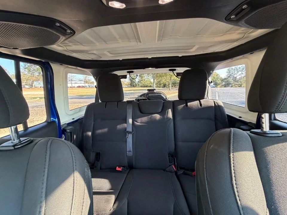 2020 Jeep JL Wrangler - Image 14 of 21