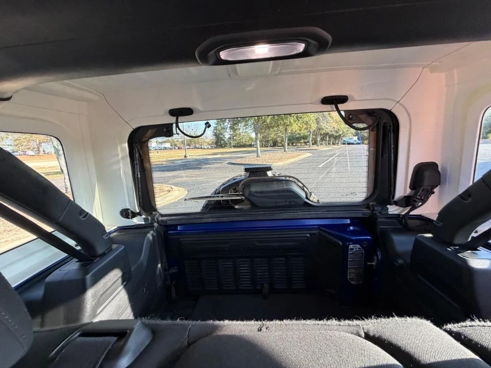 2020 Jeep JL Wrangler - Image 20 of 21