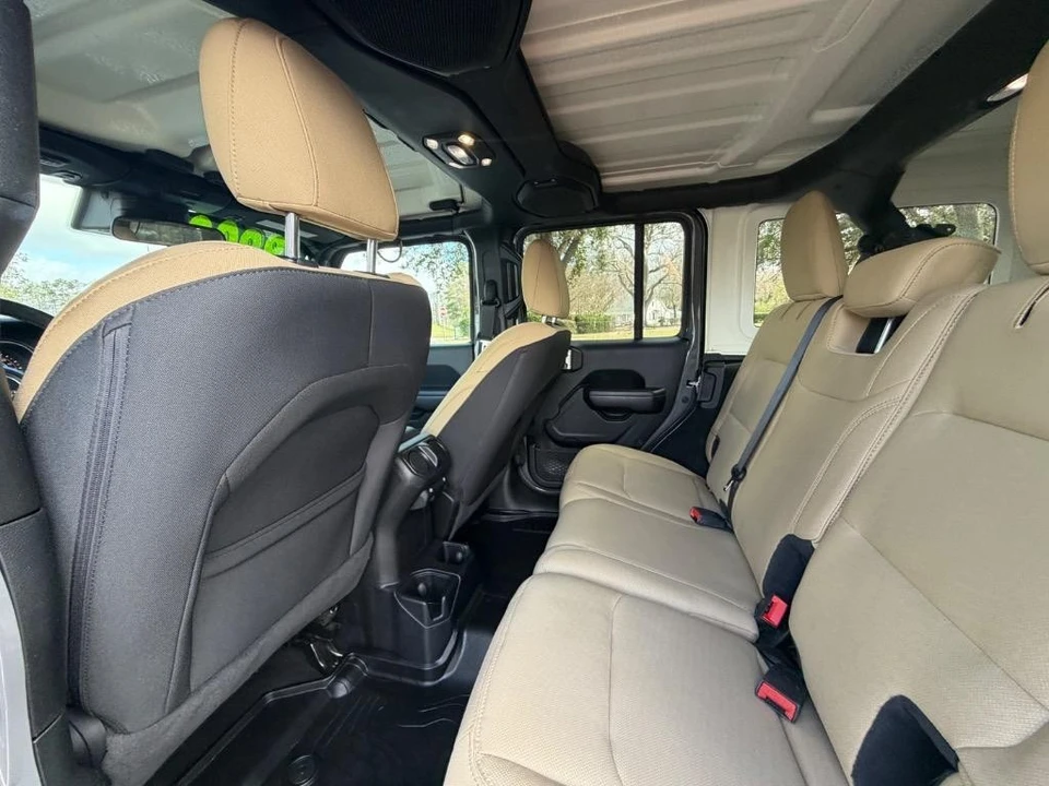 2020 Jeep JL Wrangler - Image 18 of 21