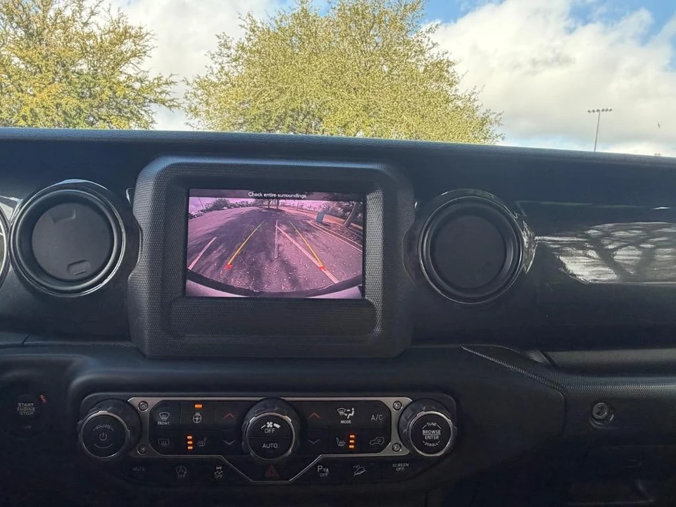 2020 Jeep JL Wrangler - Image 9 of 21
