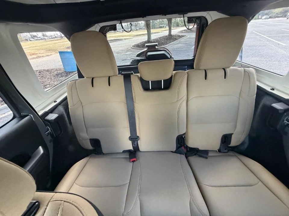 2020 Jeep JL Wrangler - Image 17 of 21