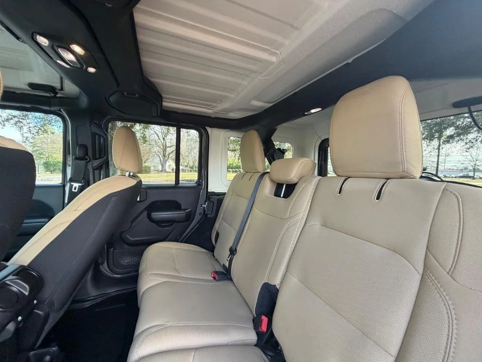 2020 Jeep JL Wrangler - Image 19 of 21