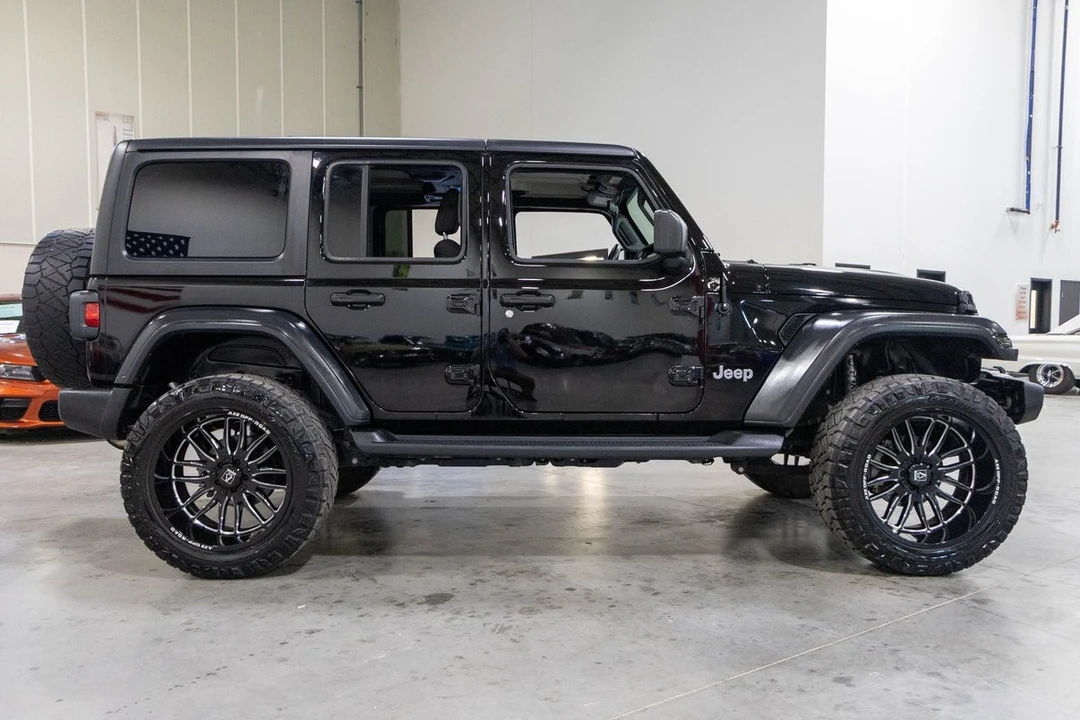 2020 Jeep JL Wrangler - Image 7 of 12