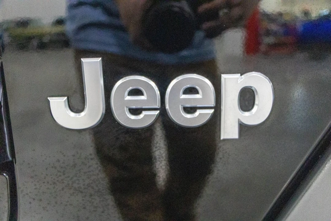 2020 Jeep JL Wrangler - Image 24 of 31