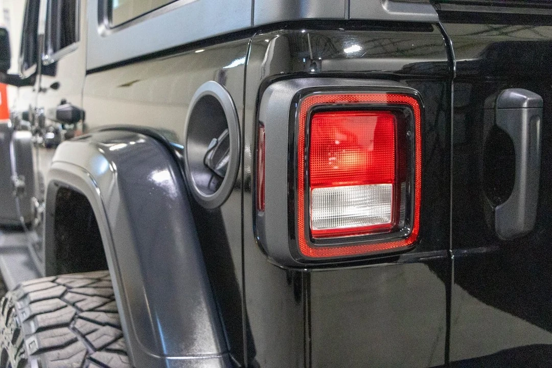 2020 Jeep JL Wrangler - Image 30 of 31