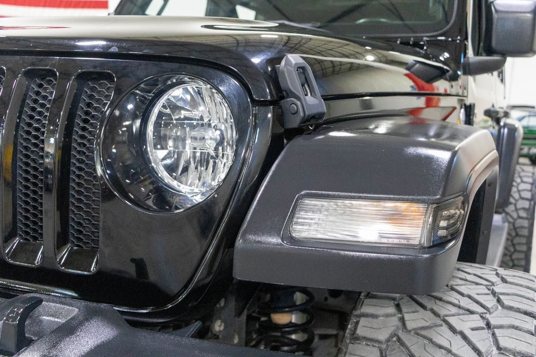 2020 Jeep JL Wrangler - Image 29 of 31