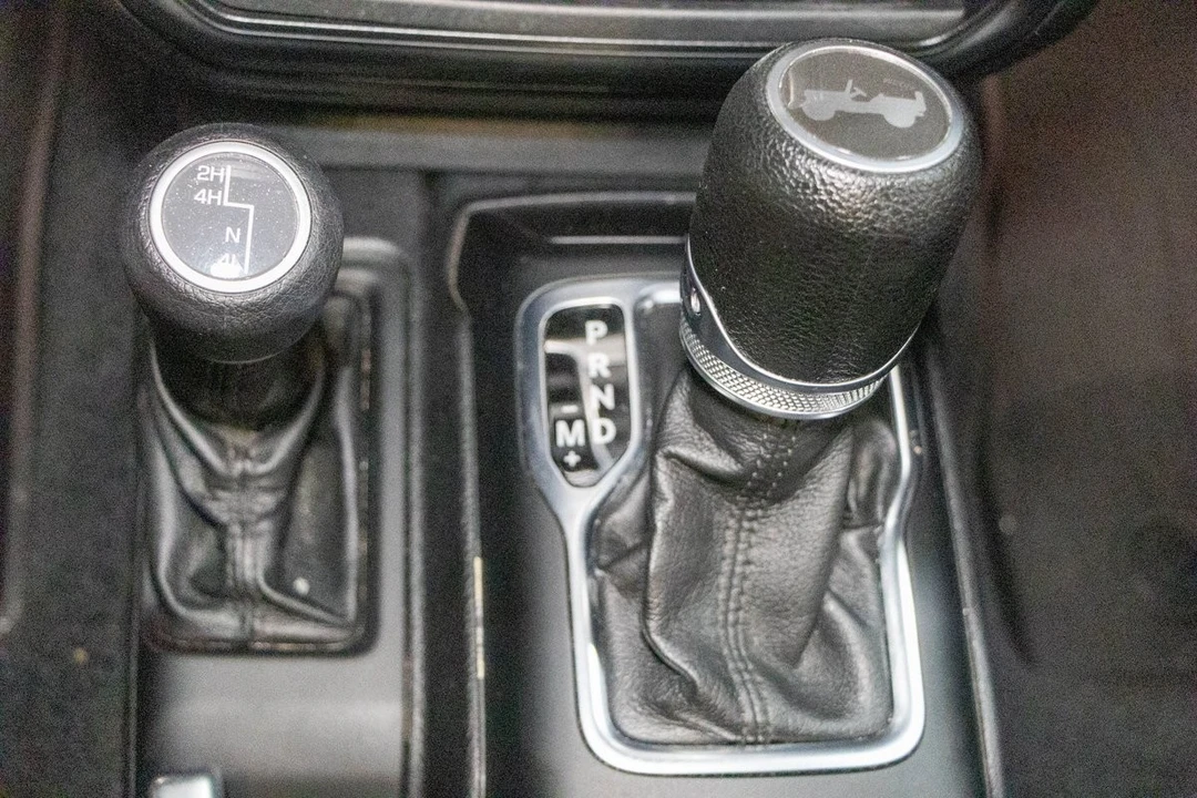 2020 Jeep JL Wrangler - Image 14 of 21
