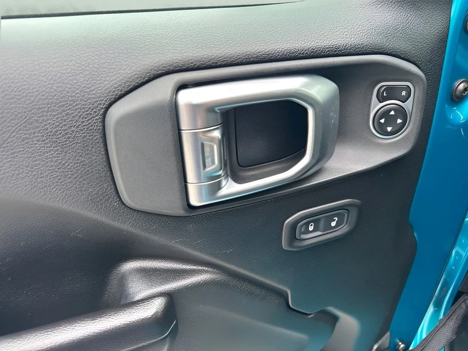 2020 Jeep JL Wrangler - Image 27 of 30