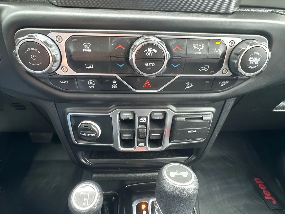2020 Jeep JL Wrangler - Image 21 of 30