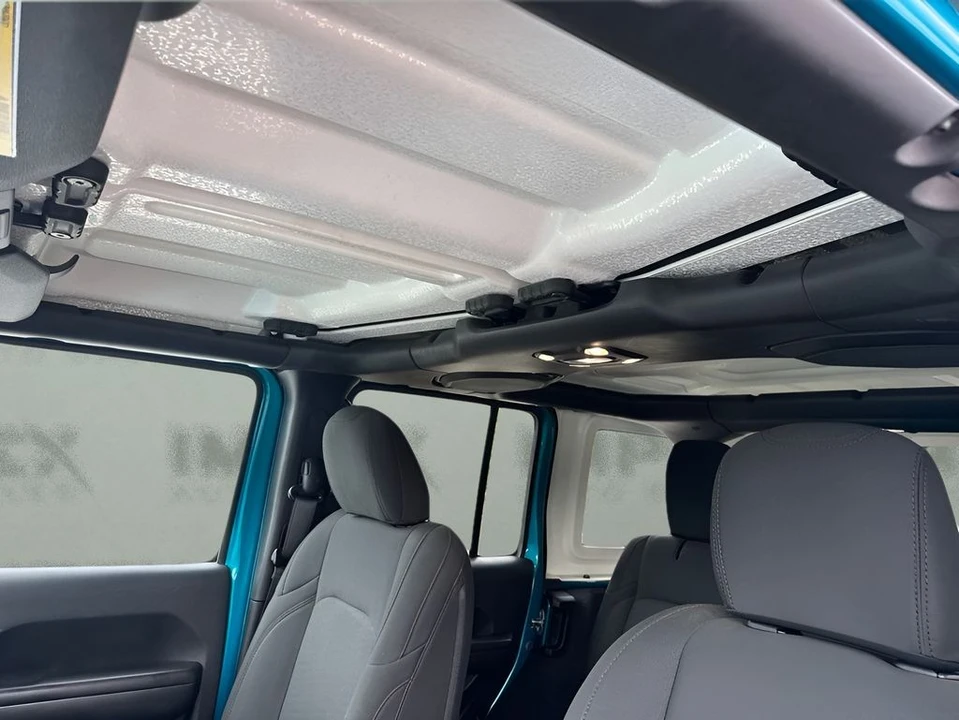 2020 Jeep JL Wrangler - Image 11 of 30