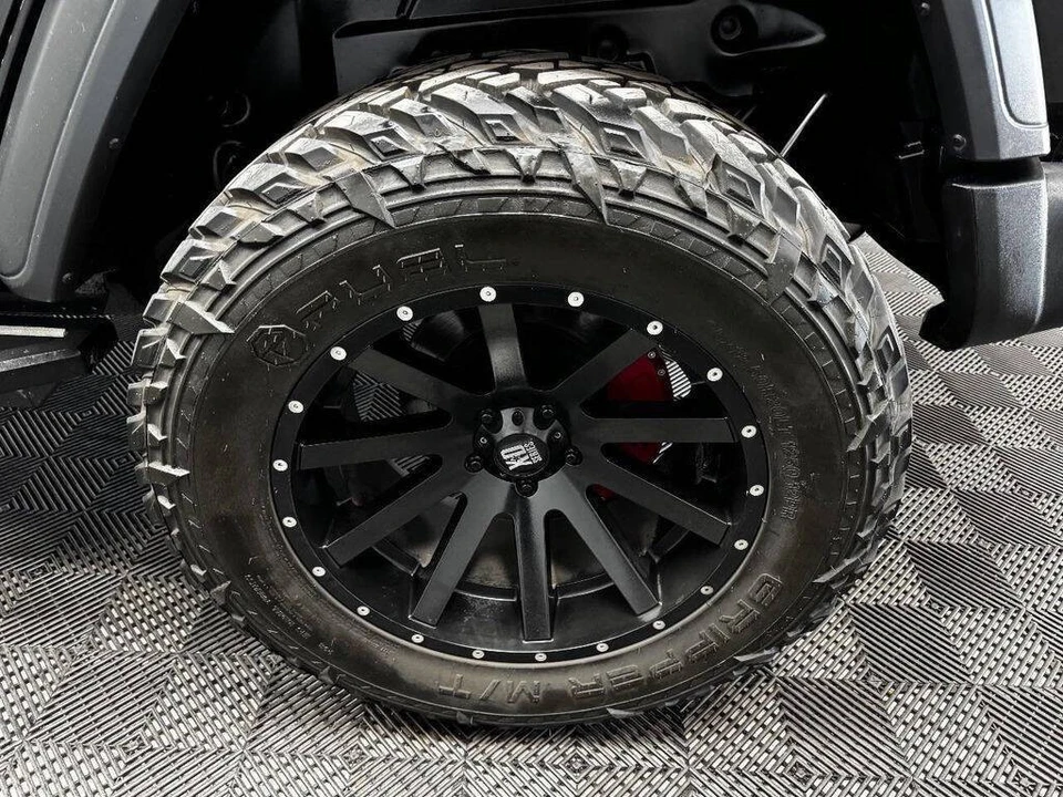 2020 Jeep JL Wrangler - Image 20 of 31
