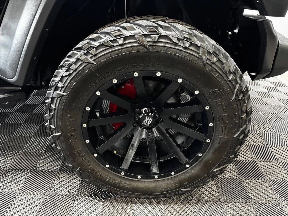2020 Jeep JL Wrangler - Image 18 of 31
