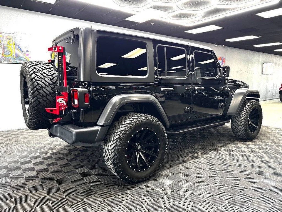 2020 Jeep JL Wrangler - Image 15 of 31