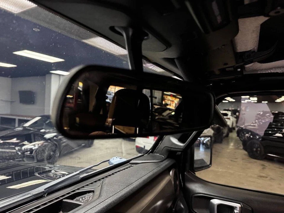 2020 Jeep JL Wrangler - Image 28 of 31