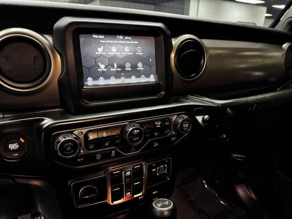 2020 Jeep JL Wrangler - Image 25 of 31