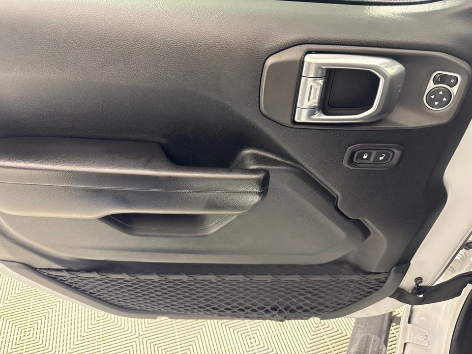 2020 Jeep JL Wrangler - Image 11 of 12