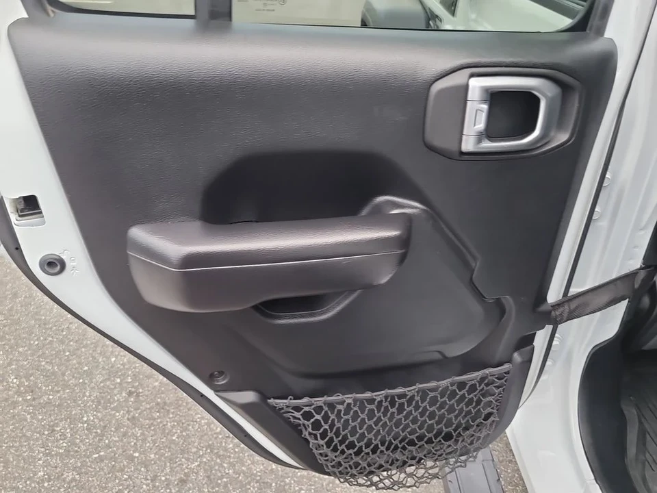 2020 Jeep JL Wrangler - Image 9 of 12