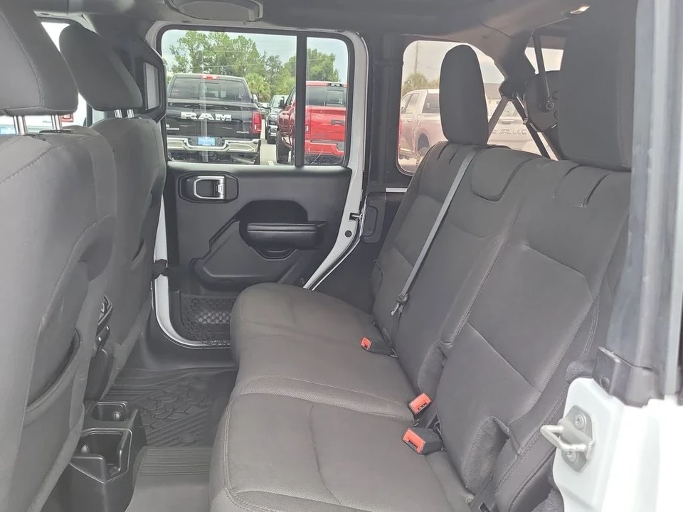 2020 Jeep JL Wrangler - Image 11 of 12