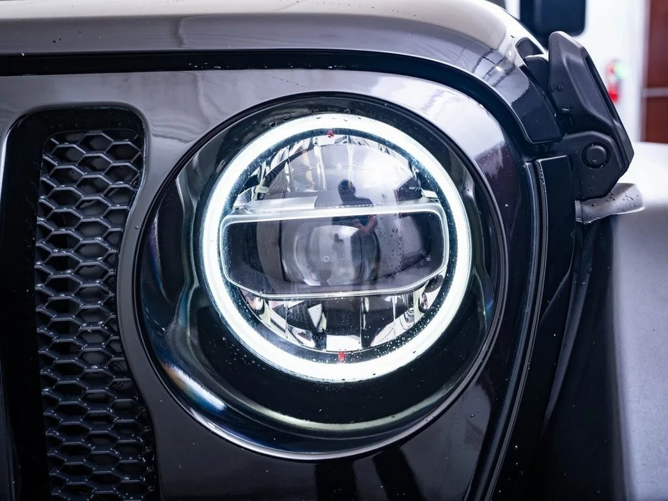 2020 Jeep JL Wrangler - Image 13 of 21