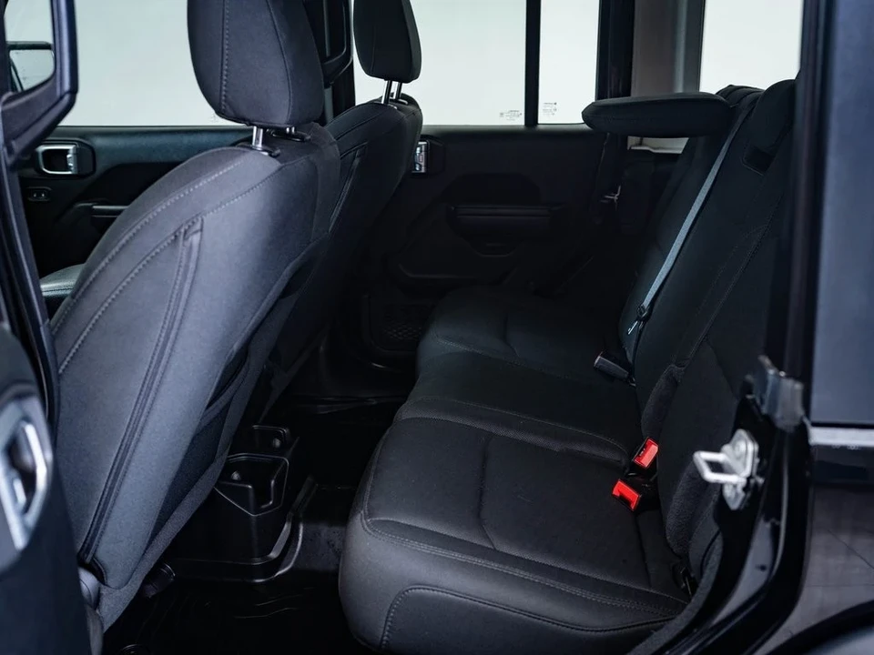 2020 Jeep JL Wrangler - Image 20 of 21