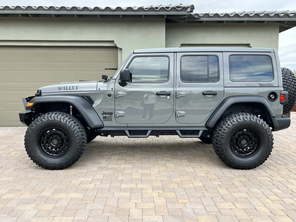 2020 Jeep JL Wrangler - Image 16 of 31